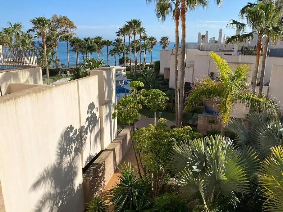 Апартаменты Bahia De La Plata-Exclusive Seafront Apartment-4Pax Эстепона