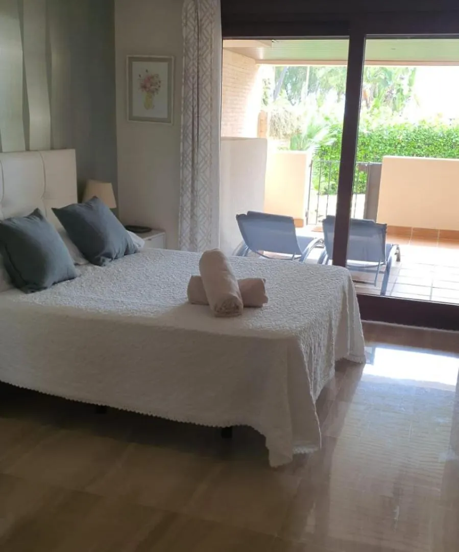 Апартаменты Bahia De La Plata-Exclusive Seafront Apartment-4Pax Эстепона